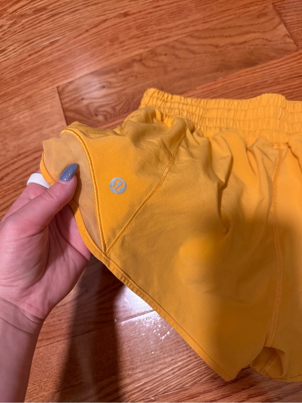 Lululemon hotty hot shorts - Picture 3 of 5